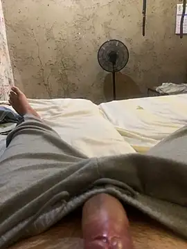 Snapshot of Greiber_A-Z chatting on 01-16-25, 04:39 Greiber A-Z online show from 01-16-25, 04:39