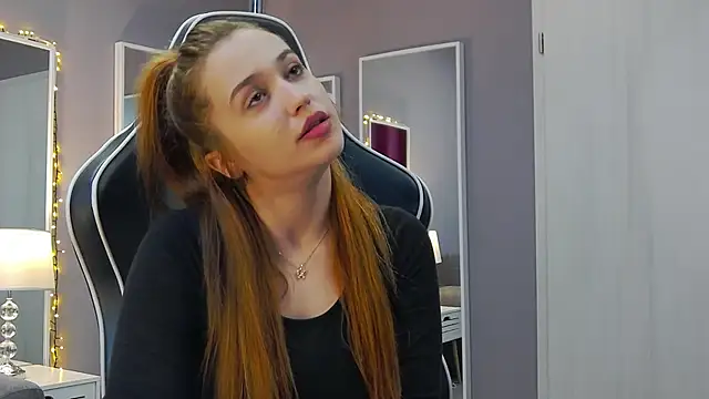 Eva Lovvia  online show from 01-20-25, 09:22