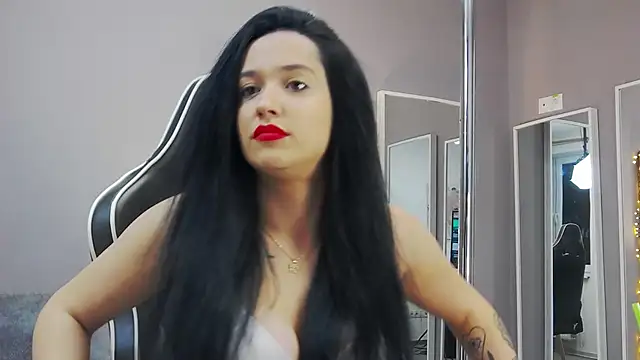 Eva Lovvia  online show from 01-27-25, 09:11