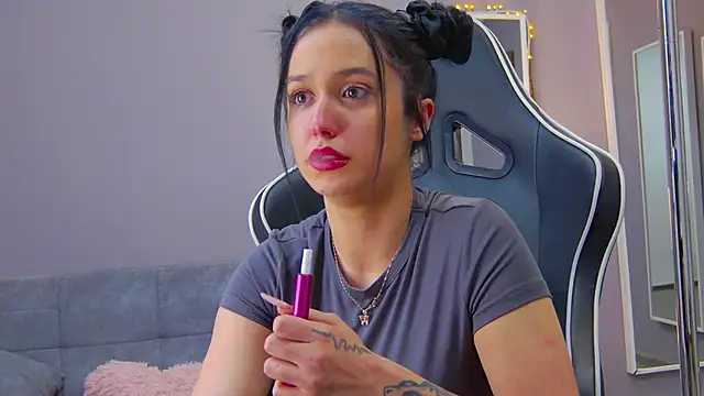 Eva Lovvia  online show from 02-03-25, 10:21