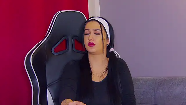 Eva Lovvia  online show from 02-11-25, 01:20