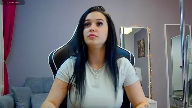 Eva Lovvia  online show from 03-20-25, 07:25