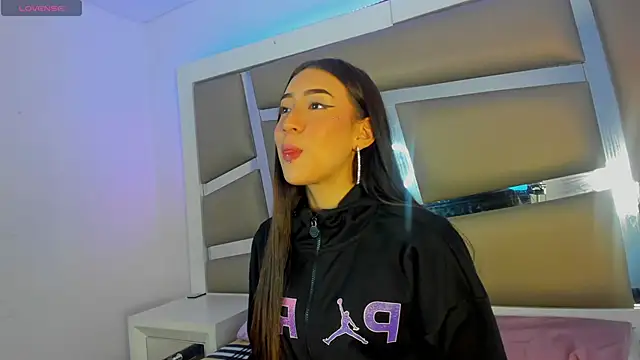 Snapshot of Princess_tokyo chatting on 01-27-25, 12:48 Princess tokyo online show from 01-27-25, 12:48