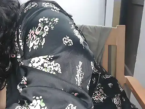 Snapshot of kissingcurvy chatting on 02-10-26, 07:12 kissingcurvy online show from 02-10-26, 07:12