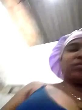 Snapshot of Teresa_mm chatting on 11-29-25, 02:20 Teresa mm online show from 11-29-25, 02:20