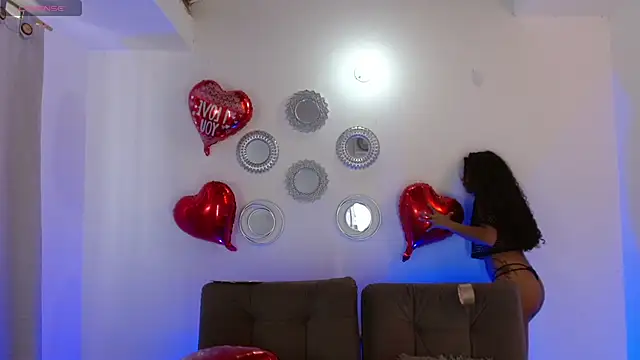 lucie petite online show from 02-12-25, 06:40