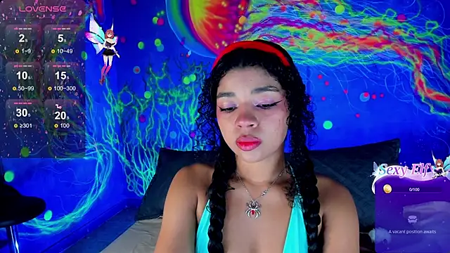 Snapshot of lucie_petite chatting on 04-23-26, 06:32 lucie petite online show from 04-23-26, 06:32