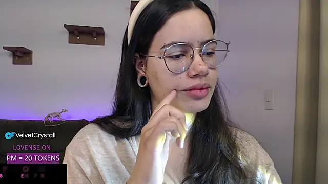 crystalll room online show from 10-26-25, 07:36