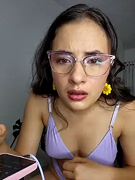 Snapshot of baaby-miiaa chatting on 02-13-25, 03:18 baaby-miiaa online show from 02-13-25, 03:18