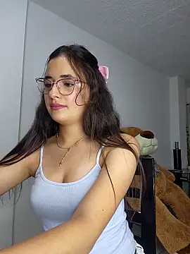 Snapshot of baaby-miiaa chatting on 02-14-25, 02:28 baaby-miiaa online show from 02-14-25, 02:28