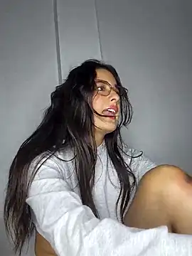 Snapshot of baaby-miiaa chatting on 03-08-25, 06:21 baaby-miiaa online show from 03-08-25, 06:21