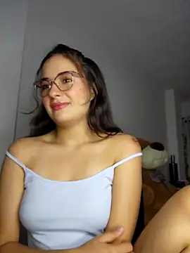 Snapshot of baaby-miiaa chatting on 03-10-25, 02:39 baaby-miiaa online show from 03-10-25, 02:39