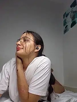 Snapshot of baaby-miiaa chatting on 03-11-25, 09:13 baaby-miiaa online show from 03-11-25, 09:13