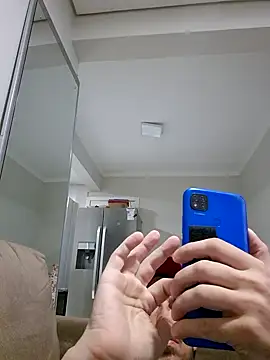 Snapshot of uberdot chatting on 10-18-25, 09:37 uberdot online show from 10-18-25, 09:37