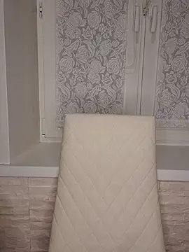 Anesteishen online show from 11-28-25, 04:37