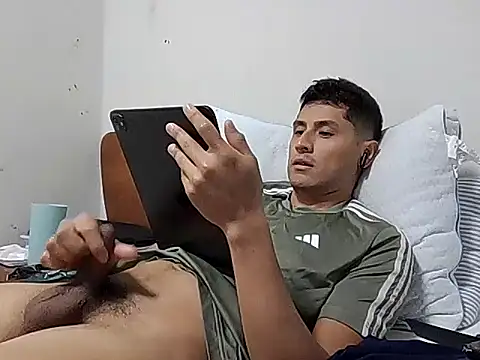 Snapshot of PerroDemonioHot chatting on 09-25-25, 04:16 PerroDemonioHot online show from 09-25-25, 04:16