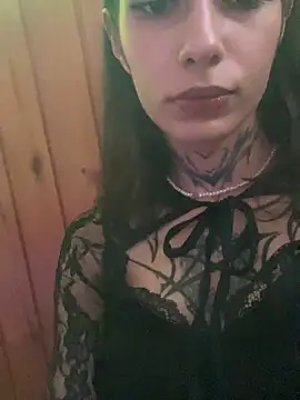 Snapshot of mollyEXD chatting on 09-21-25, 03:57 mollyEXD online show from 09-21-25, 03:57