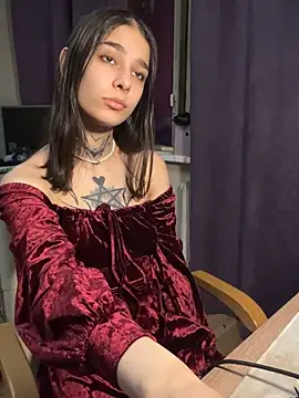 mollyEXD online show from 11-25-25, 06:52