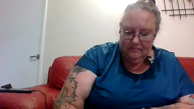 k1w1bbw online show from 02-11-25, 07:54