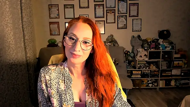 Snapshot of red_rocco chatting on 10-17-25, 03:47 red rocco online show from 10-17-25, 03:47