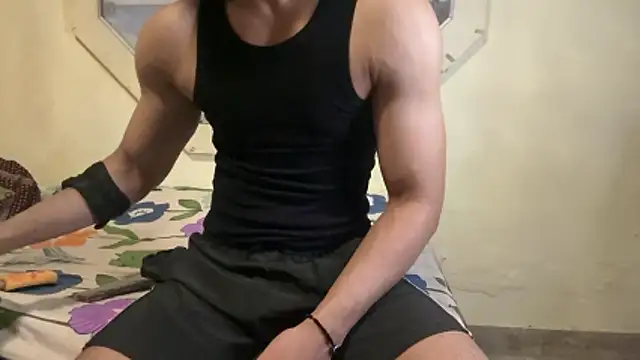 Snapshot of hot_hunk_boy chatting on 07-10-26, 06:21 hot hunk boy online show from 07-10-26, 06:21
