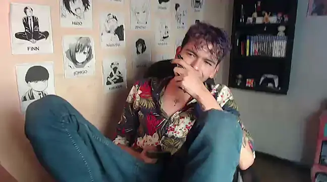 Snapshot of Mickey_Magic chatting on 01-20-25, 08:19 Mickey Magic online show from 01-20-25, 08:19