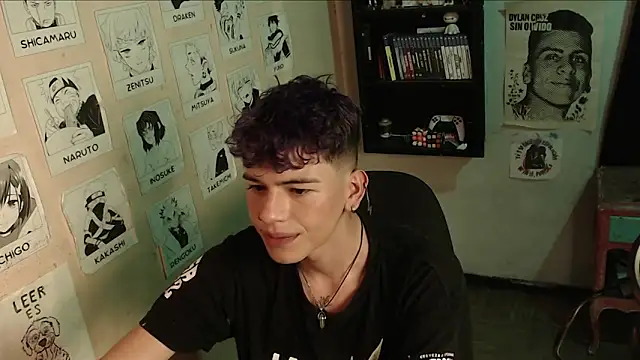 Snapshot of Mickey_Magic chatting on 01-25-25, 08:53 Mickey Magic online show from 01-25-25, 08:53