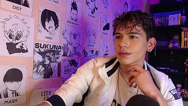 Snapshot of Mickey_Magic chatting on 03-06-25, 07:47 Mickey Magic online show from 03-06-25, 07:47