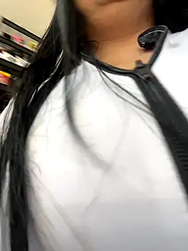 Miia Jazmin online show from 10-15-25, 04:07