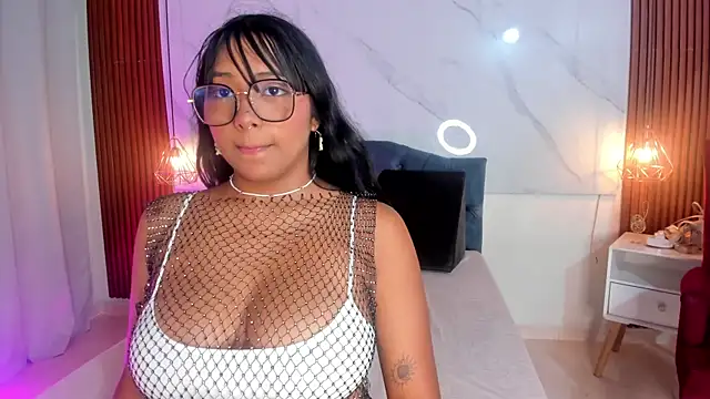 isabella zc online show from 11-04-25, 09:03