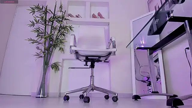 hannah howeell   online show from 01-19-26, 10:19