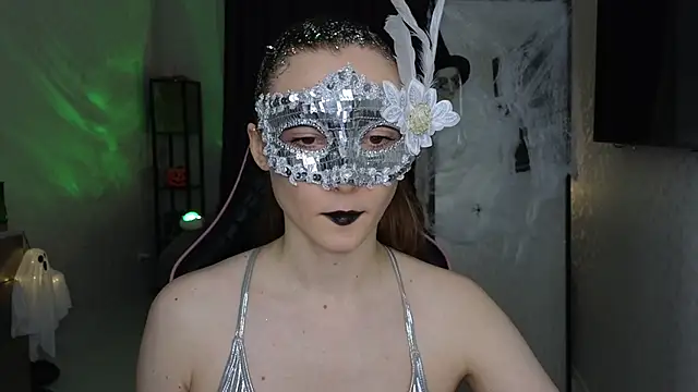 Snapshot of Sweeet_Lilit chatting on 10-28-25, 10:45 Sweeet Lilit online show from 10-28-25, 10:45