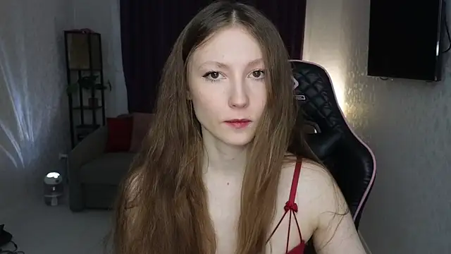 Snapshot of Sweeet_Lilit chatting on 12-14-25, 09:30 Sweeet Lilit online show from 12-14-25, 09:30