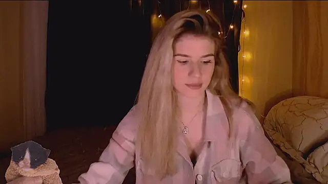 Snapshot of Melissa_smith_ chatting on 12-15-25, 01:59 Melissa smith online show from 12-15-25, 01:59