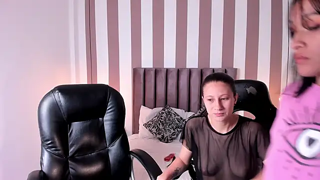 Snapshot of luu_and_vale chatting on 01-25-25, 01:41 luu and vale online show from 01-25-25, 01:41