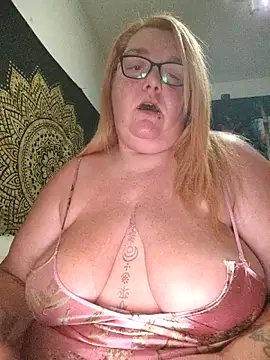 Snapshot of diosacurvy1984 chatting on 10-18-25, 09:15 diosacurvy1984 online show from 10-18-25, 09:15