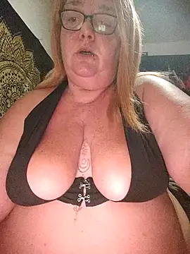 Snapshot of diosacurvy1984 chatting on 10-22-25, 08:30 diosacurvy1984 online show from 10-22-25, 08:30