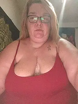 Snapshot of diosacurvy1984 chatting on 11-15-25, 06:15 diosacurvy1984 online show from 11-15-25, 06:15