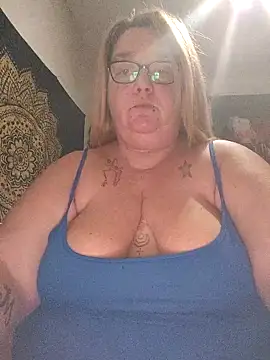 Snapshot of diosacurvy1984 chatting on 11-30-25, 10:36 diosacurvy1984 online show from 11-30-25, 10:36