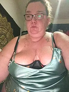 diosacurvy1984 online show from 01-10-26, 06:42