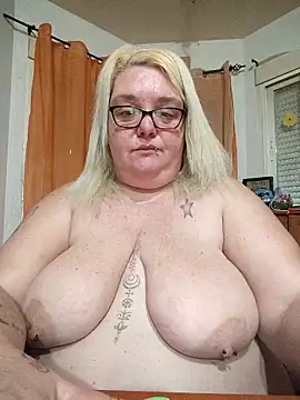 diosacurvy1984 online show from 04-10-26, 07:24