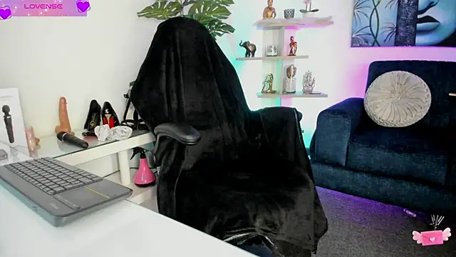 Snapshot of VioletParkker chatting on 02-01-25, 11:32 VioletParkker online show from 02-01-25, 11:32