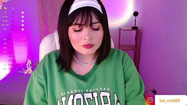 Snapshot of isabella1616 chatting on 03-06-25, 03:35 isabella1616 online show from 03-06-25, 03:35