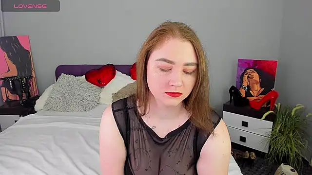 Snapshot of lillyloan4u chatting on 10-19-25, 10:38 lillyloan4u online show from 10-19-25, 10:38