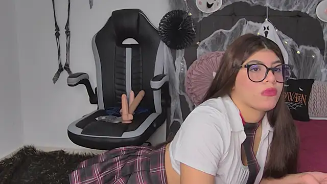 AmandaBrooks 18 online show from 10-17-25, 02:59