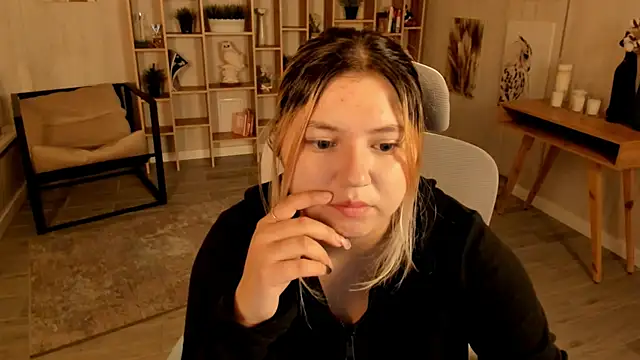 DiaAngell online show from 09-19-25, 02:13