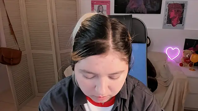 DiaAngell online show from 09-23-25, 05:21