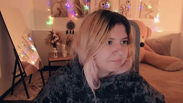 DiaAngell online show from 04-14-26, 07:53