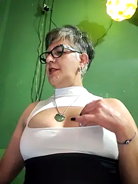 ilonna2025 online show from 10-23-25, 10:41