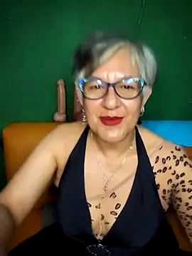 ilonna2025 online show from 11-30-25, 11:42